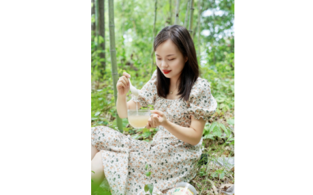 為何99%漂亮女性每天都在喝一杯有機野生葛根粉？